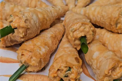 Canudinho recheado de frango: perfeito para o lanche ou rece