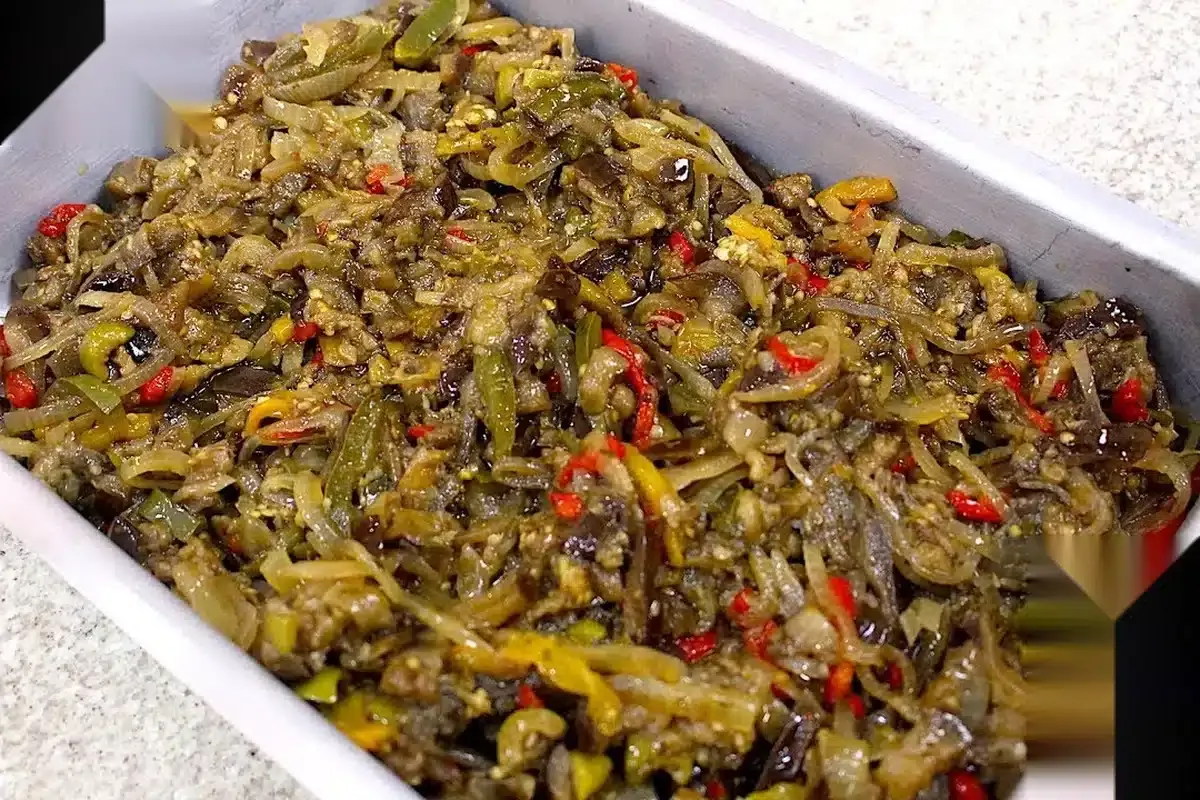 Caponata de berinjela completa e saborosa: seu almoço fica m
