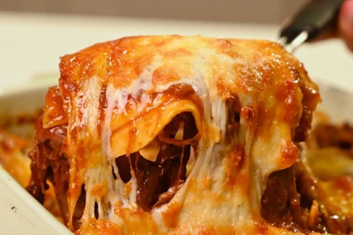 Cardápio de domingo: lasanha de fraldinha desfiada maravilho