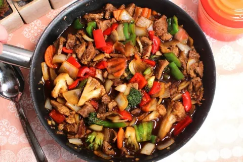 Carne com legumes: o segredo para preparar um prato completo