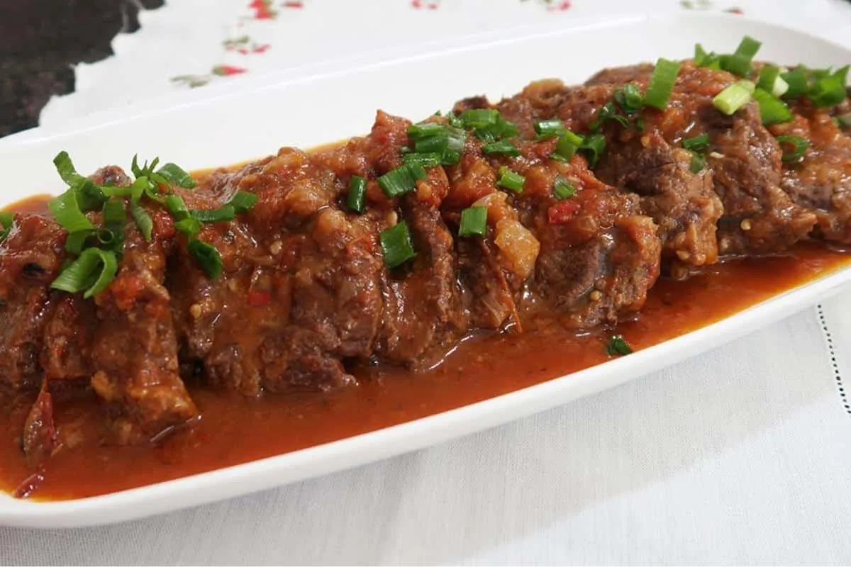 Carne de panela ao molho especial: tem um tempero secreto qu
