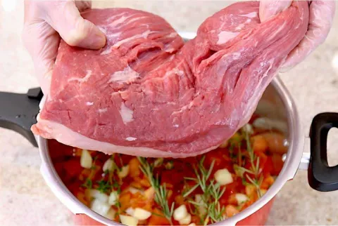 Carne de panela inteira sem água macia suculenta e com sabor