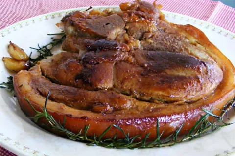 Carne de porco assada com tempero prático ela é econômica e 