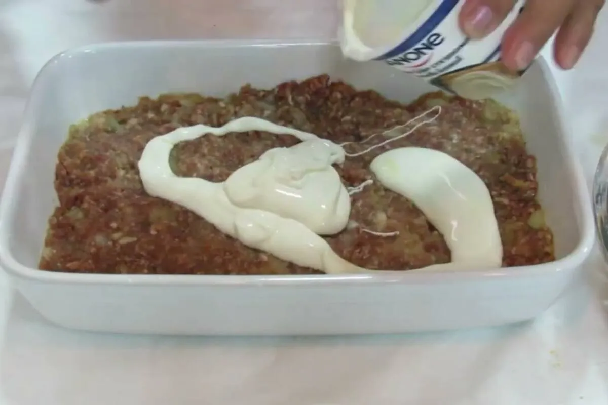 Carne moída recheada para saborear no almoço de fim de seman