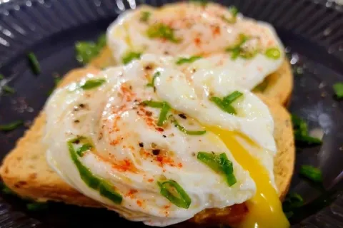 Chef de cozinha famosa te ensina a fazer o melhor ovo pochê 