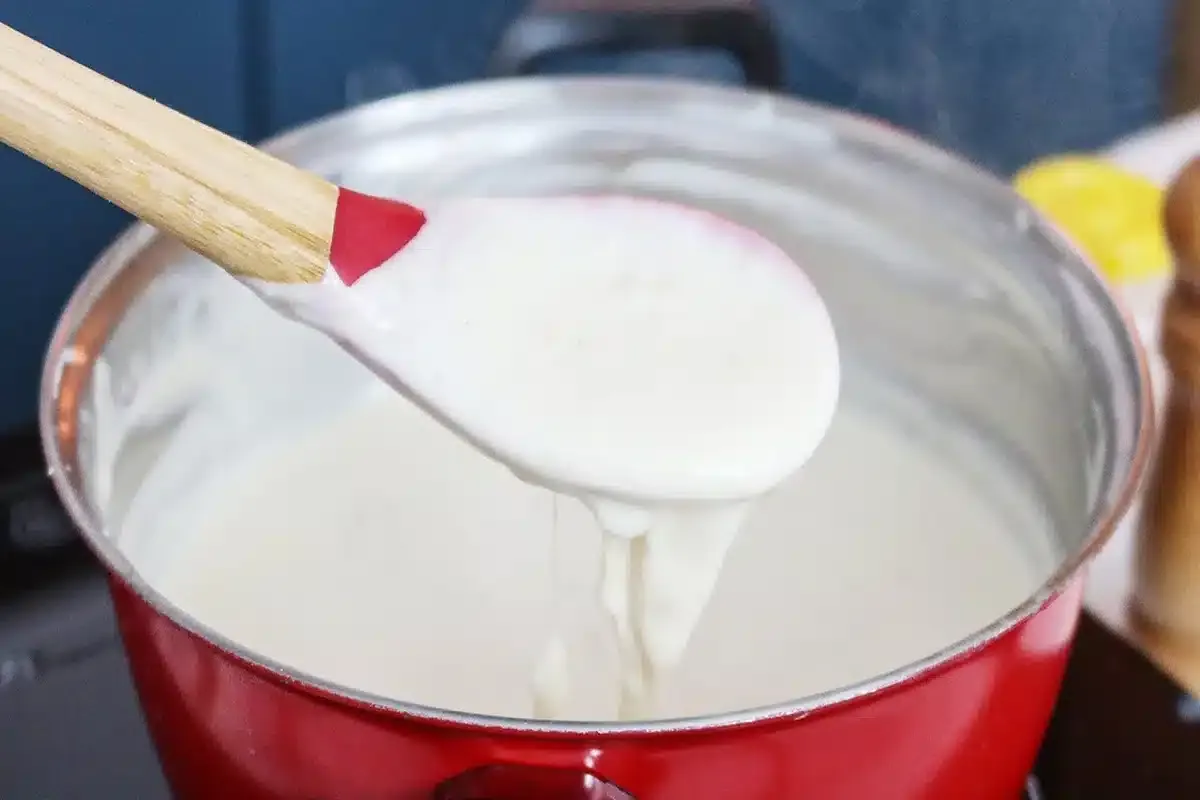 Chef de cozinha famoso ensina fazer molho branco temperado c