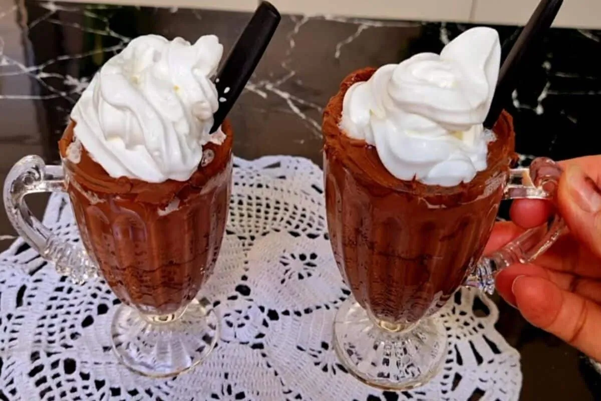 Chocolate cremoso de cafeteria para você preparar essa delíc