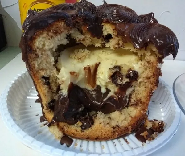 Chocotone Trufado – Com Recheio de Leite Ninho e Nutella