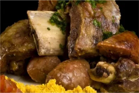 Churrasco de pescador ou costela na panela de pressão com li