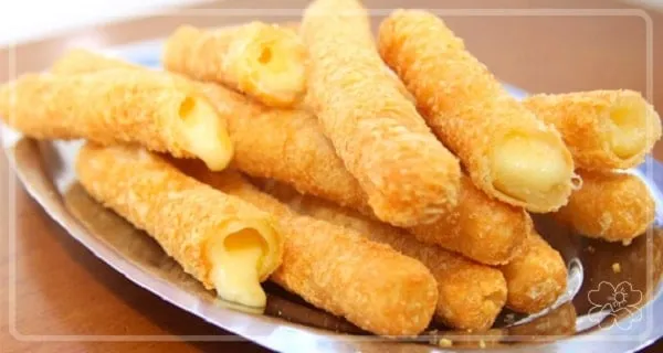 Cigarretes com Massa de Pastel