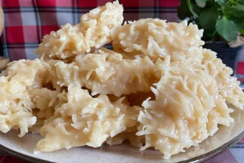 Cocada caseira, um doce tradicional feito com praticidade pa