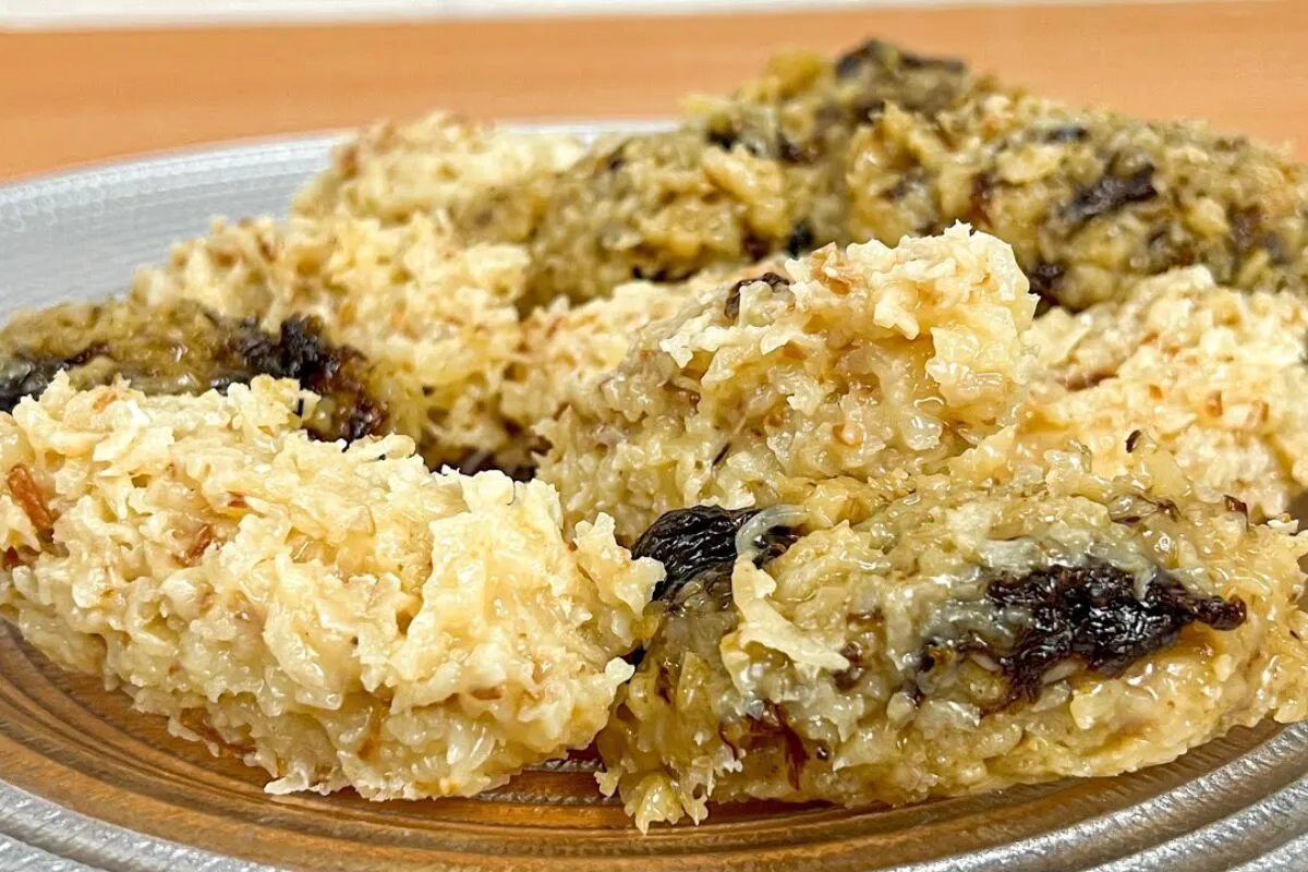 Cocada de frigideira sequinha por fora e cremosa por dentro,