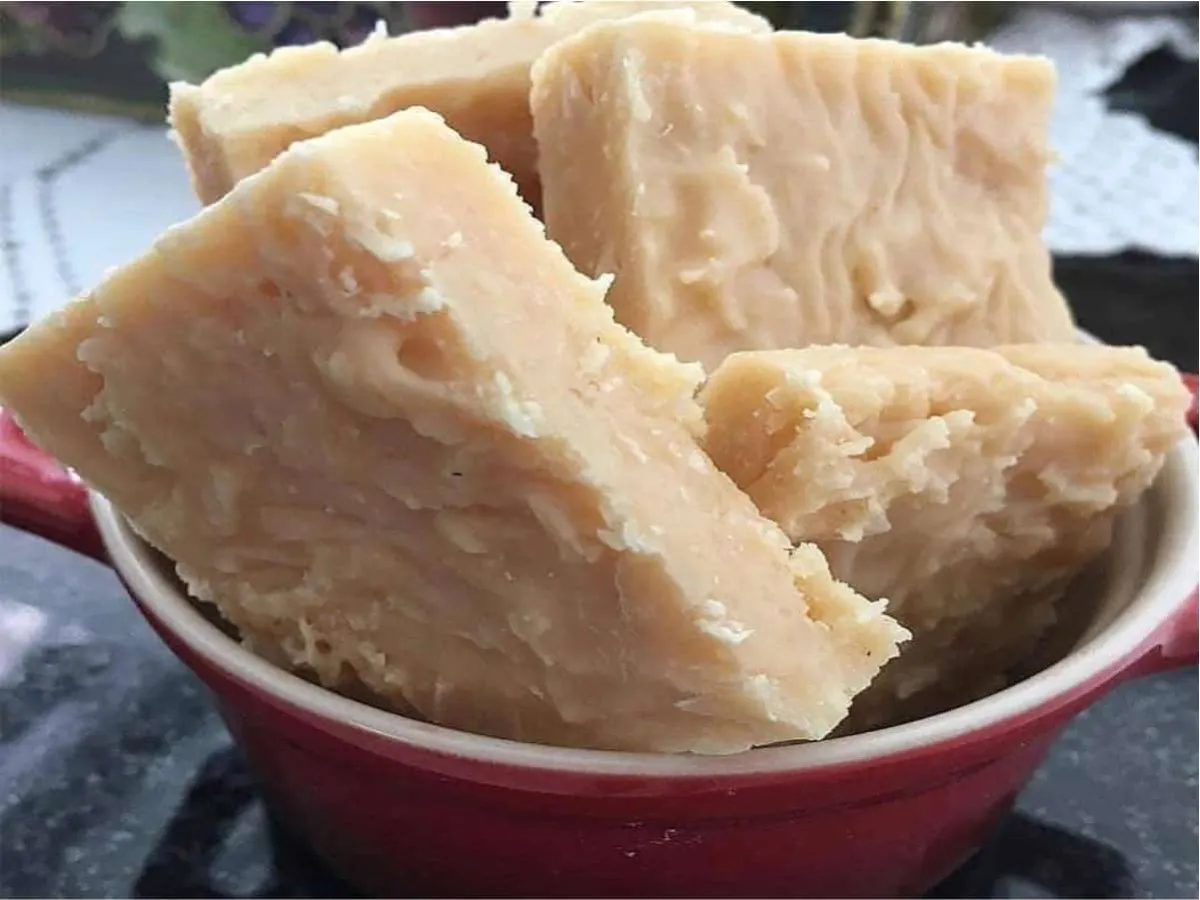 Cocada de leite condensado deliciosa feita com apenas 4 ingr