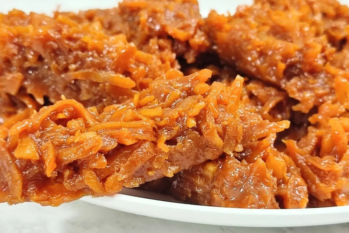 Cocada preta cremosa e deliciosa, perfeita para adoçar o seu