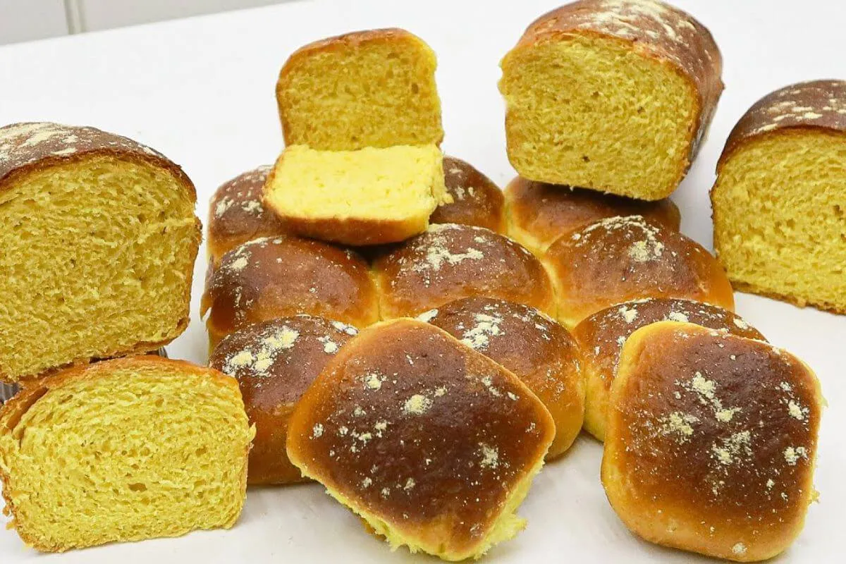 Com um café quentinho esse pão caseiro de milho fica mais de