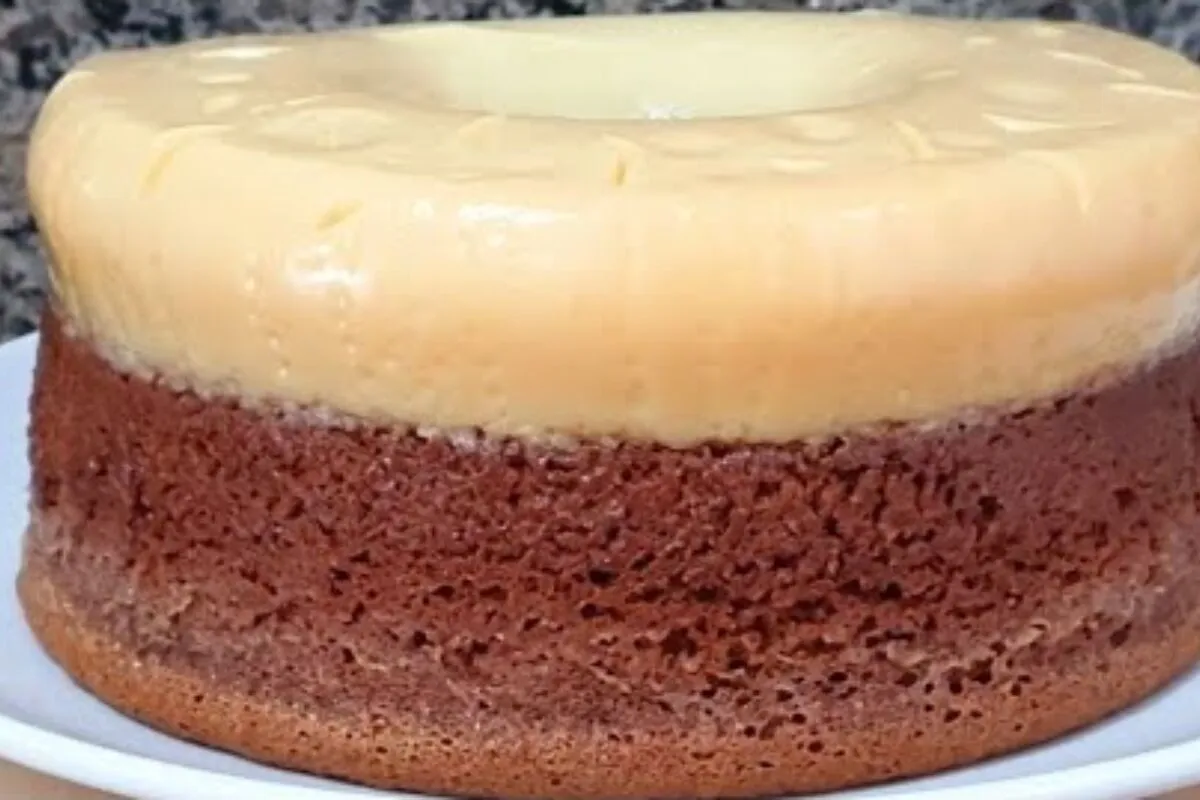 Como bolo com cobertura de um jeito bem fácil e prático para