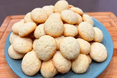 Como fazer bolachinha de coco que desmancha na boca com ingr