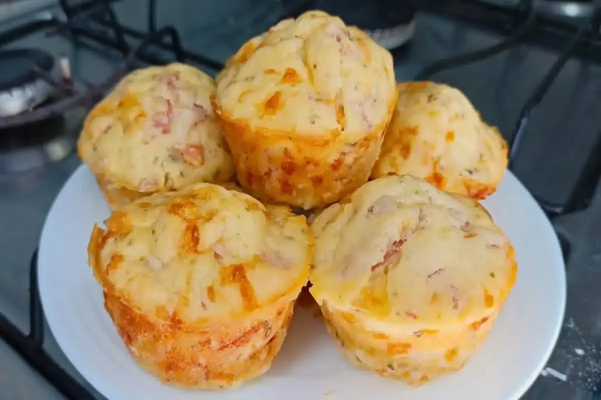Como fazer bolinho salgado leve e saboroso: perfeito para o