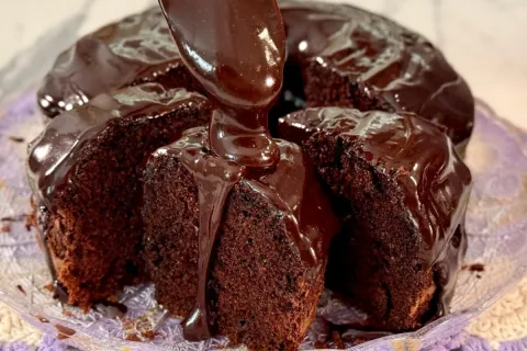 Como fazer bolo de chocolate sem leite condensado que fica d