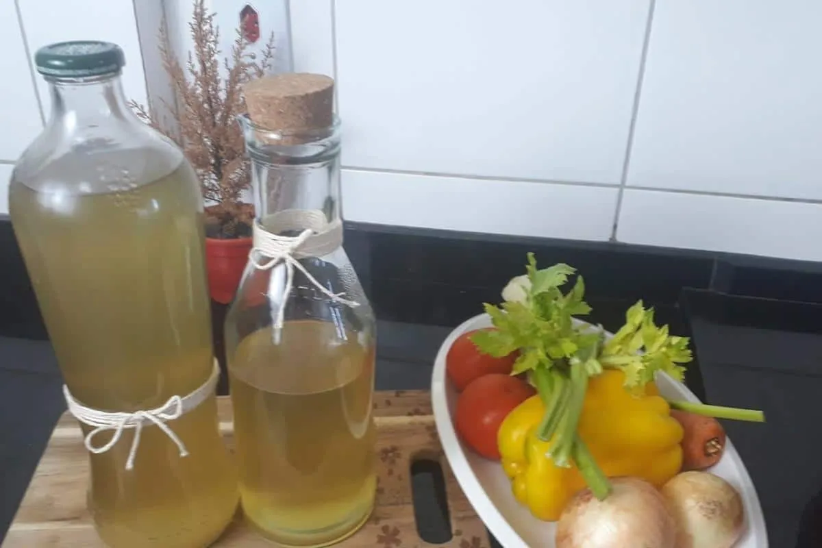 Como fazer caldo de legumes para risoto: cozinheira profissi