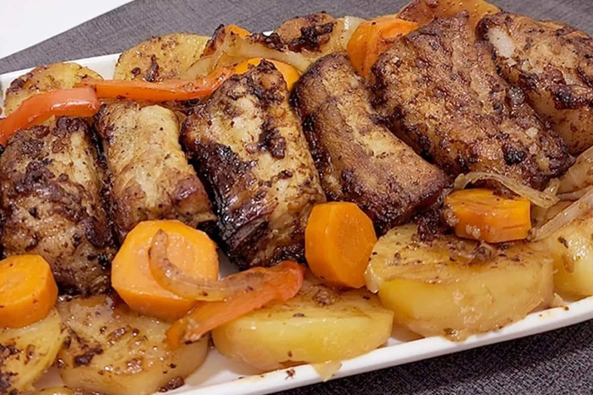 Como fazer costela assada no forno para servir no almoço do