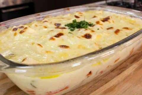 Como fazer filé de tilápia ao molho cremoso no forno para o 