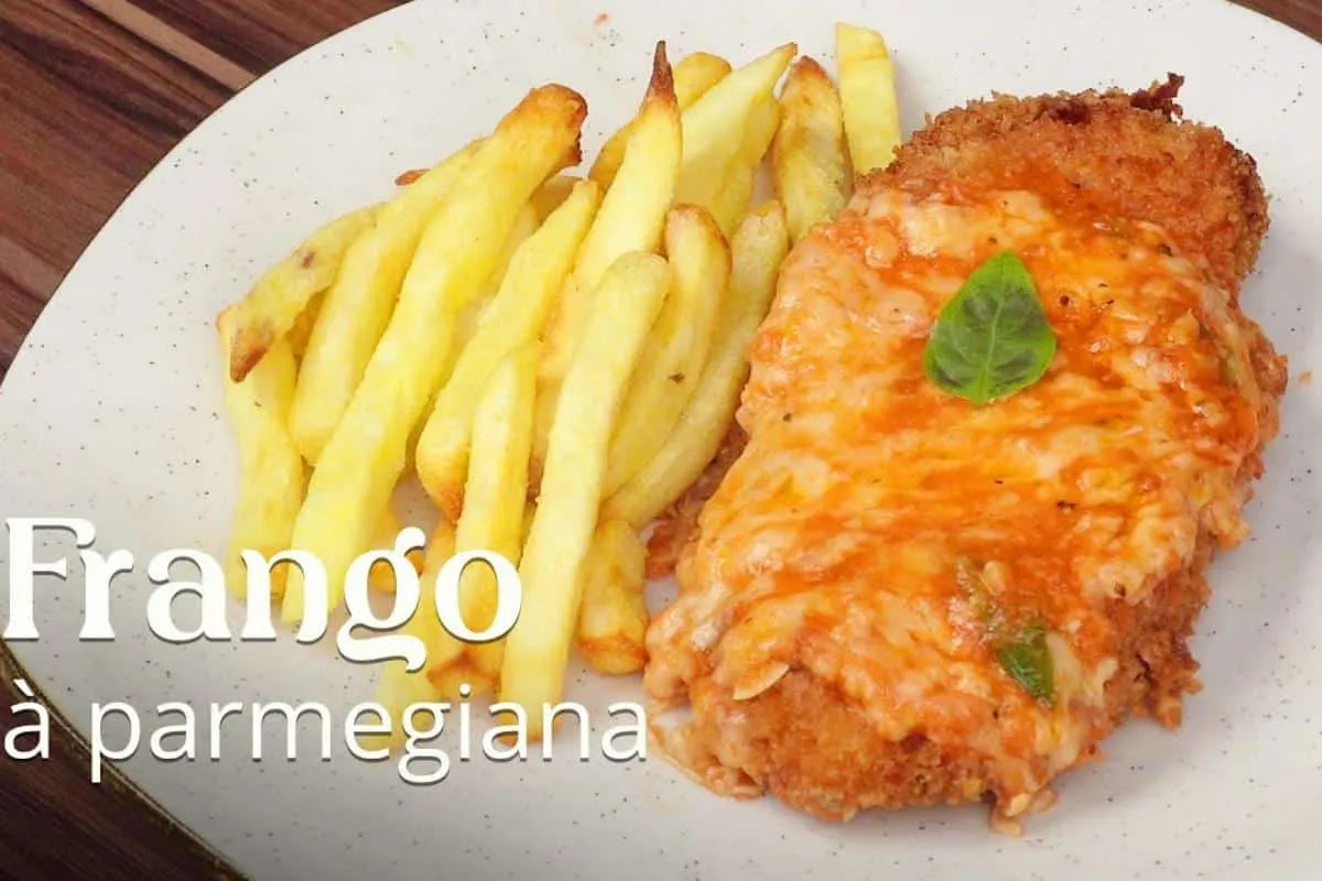 Como fazer frango à parmegiana perfeito igual de restaurante