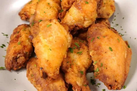 Como fazer frango frito crocante e sequinho: esse é o jeito 
