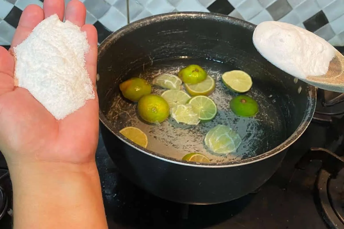 Como fazer limpador multiuso em casa: mais barato que compra