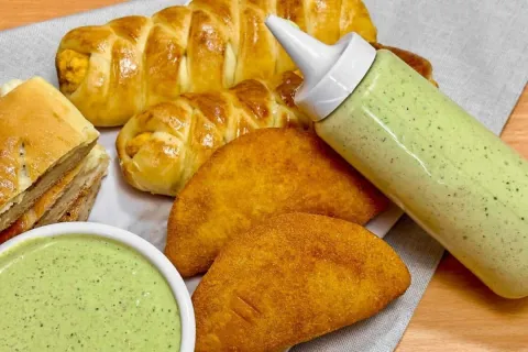 Como fazer maionese caseira temperada para lanches e salgado