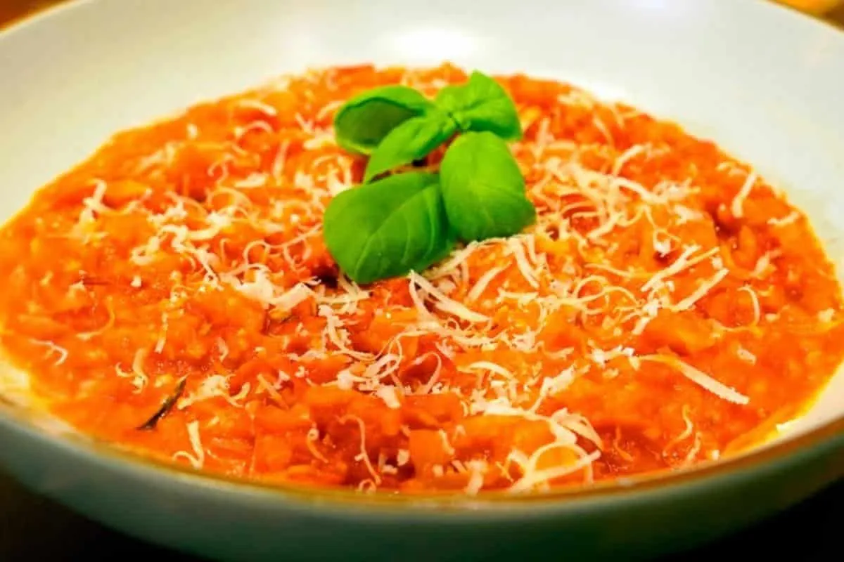 Como fazer molho caseiro de tomate: tão gostoso que você vai