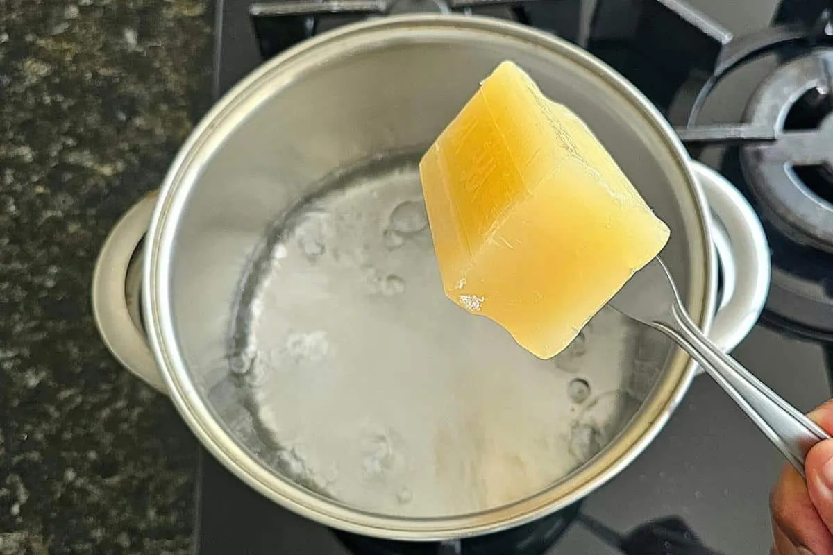 Como fazer sabão caseiro de um jeito tão fácil que você nunc