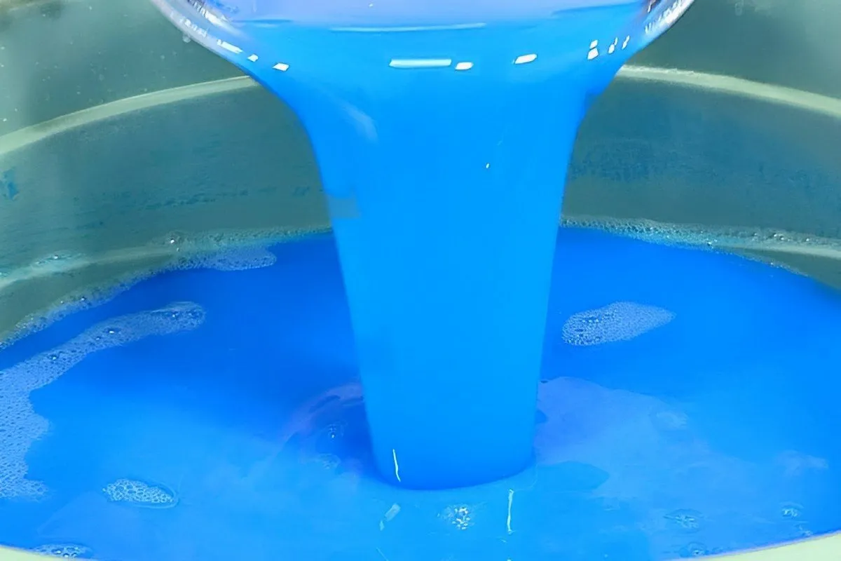 Como fazer sabão líquido caseiro para deixar suas roupas mui