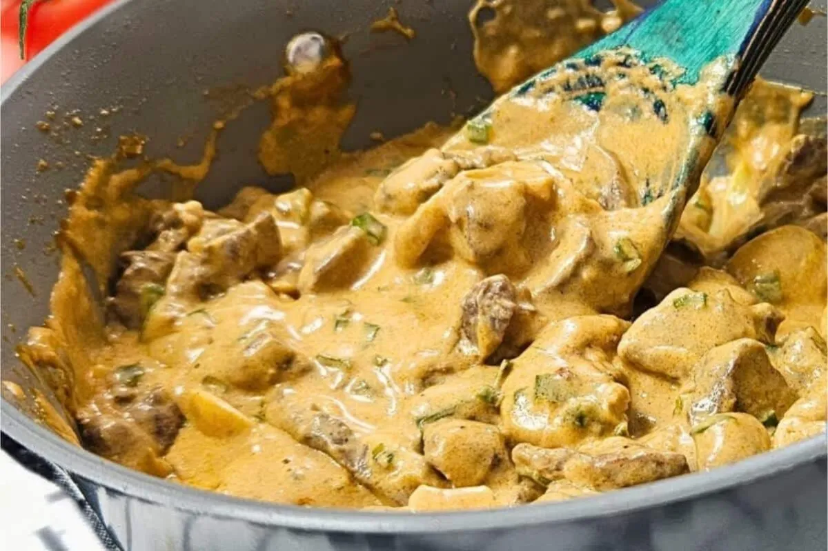 Como fazer strogonoff de carne perfeito e cremoso igual de r