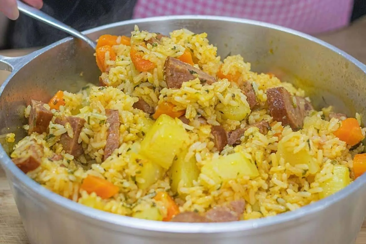 Como fazer um almoço completo usando uma panela só neste nat