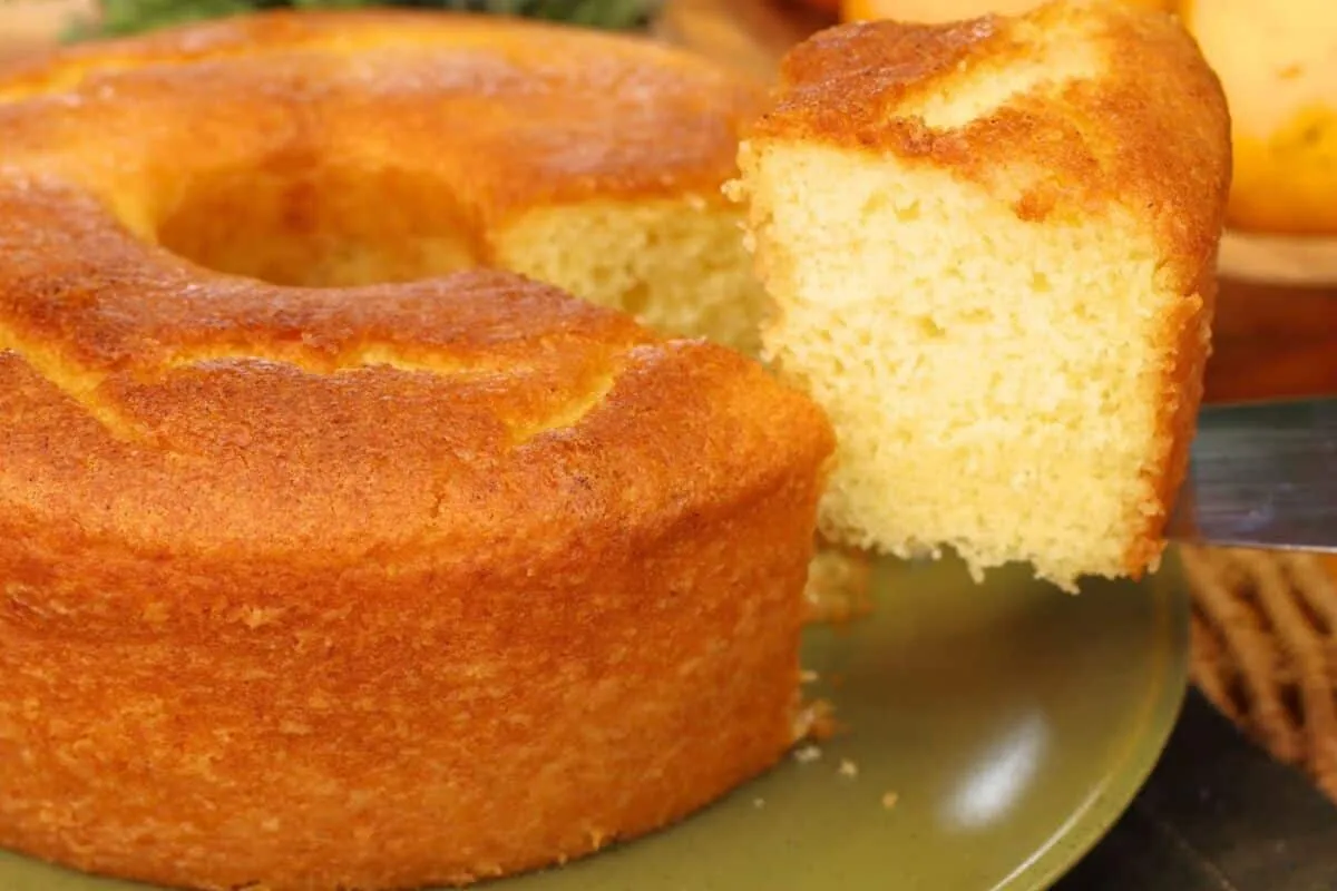 Como fazer um bolo de laranja amarelo e fofinho para o café