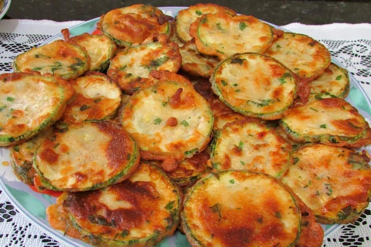 Como fazer uma abobrinha empanada de restaurante que fica se
