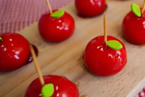 Como inovar na festa na junina fazendo esse brigadeiro maçã 