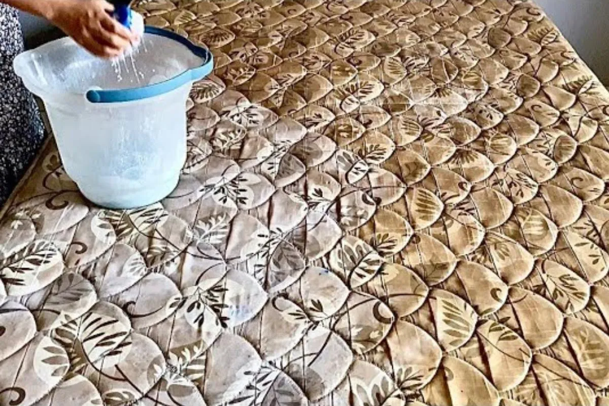 Como limpar colchão encardido e manchado que você achava que