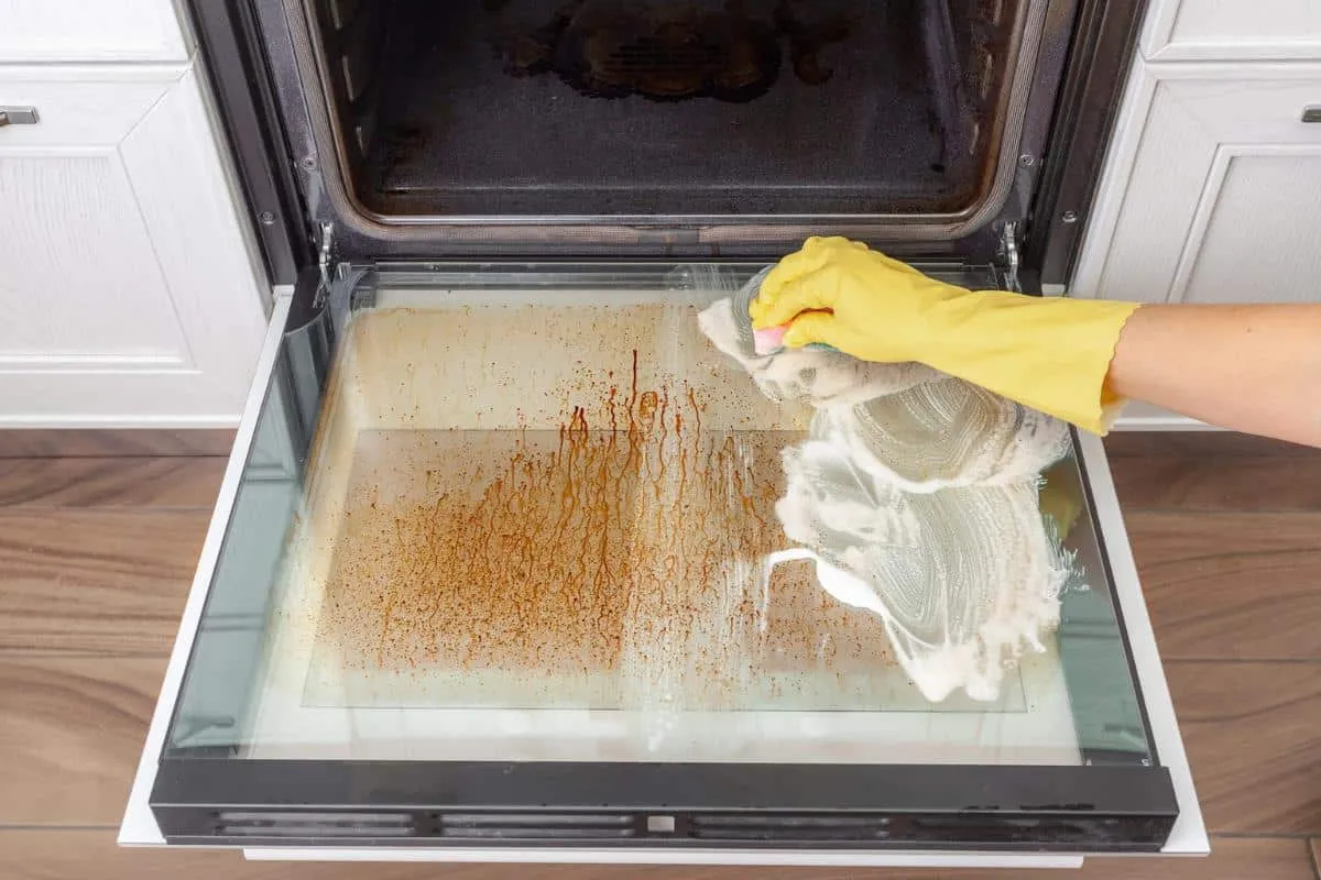 Como limpar forno por dentro depois do seu almoço de fim de