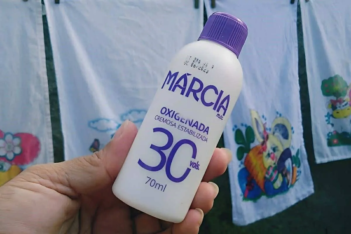 Como limpar pano de prato encardido sem ter que esfregar