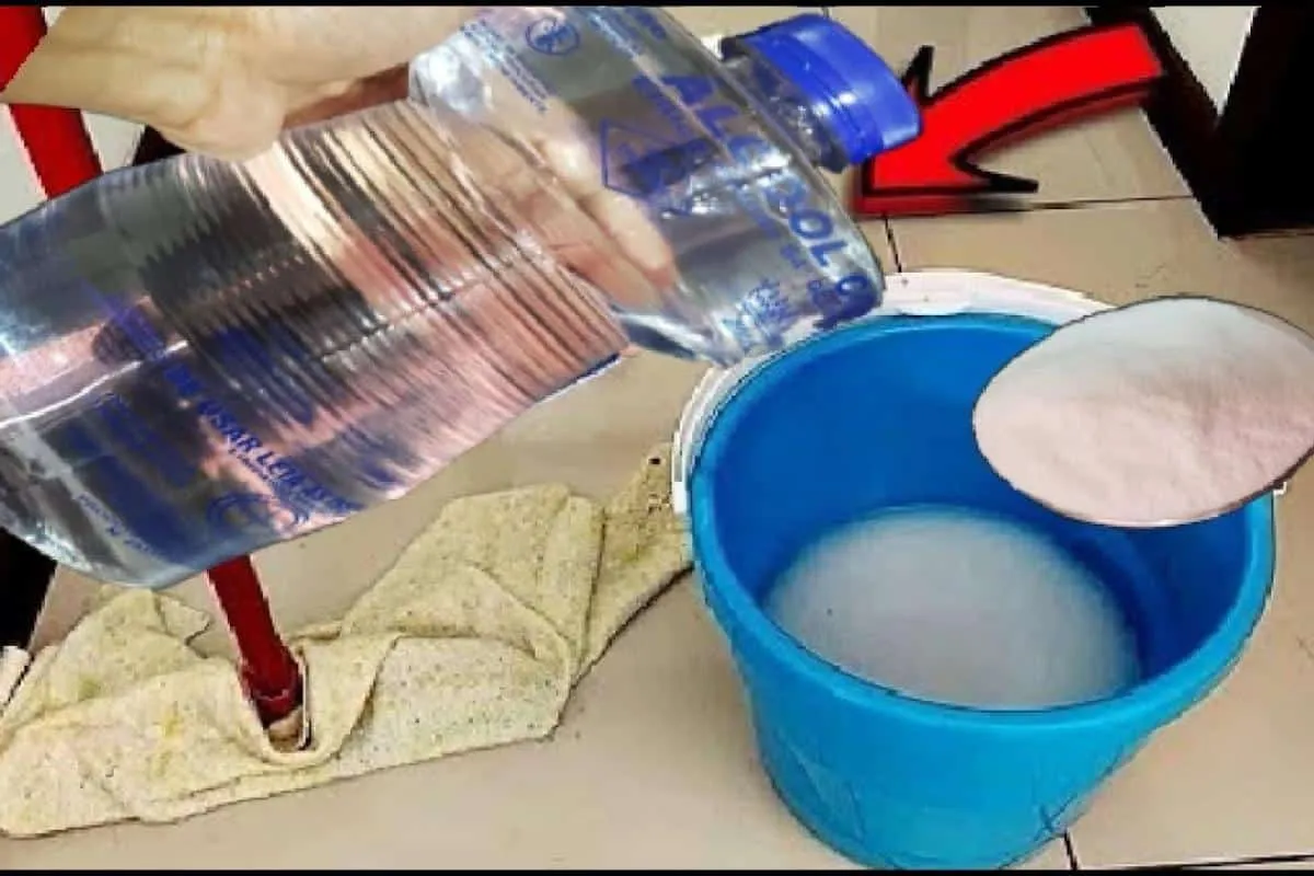 Como limpar piso velho encardido com uma misturinha caseira