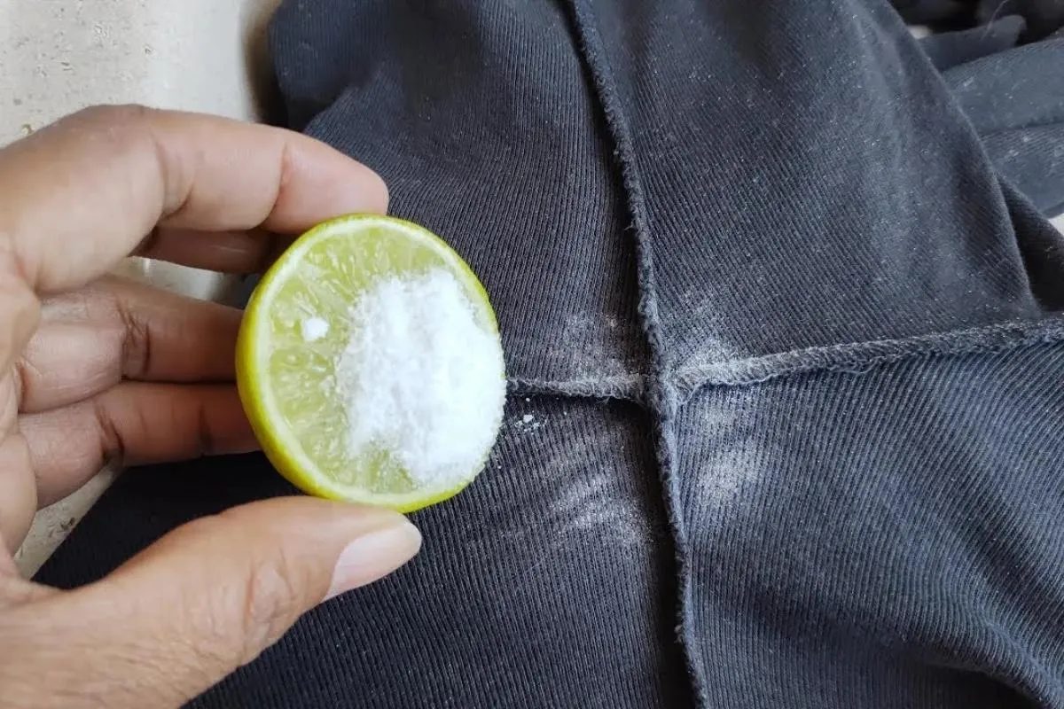 Como limpar roupa manchada de desodorante: remove aquela man
