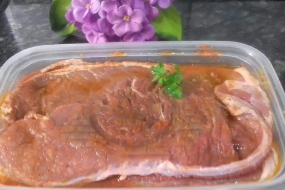 Como temperar bife para ficar macio e suculento igual carne