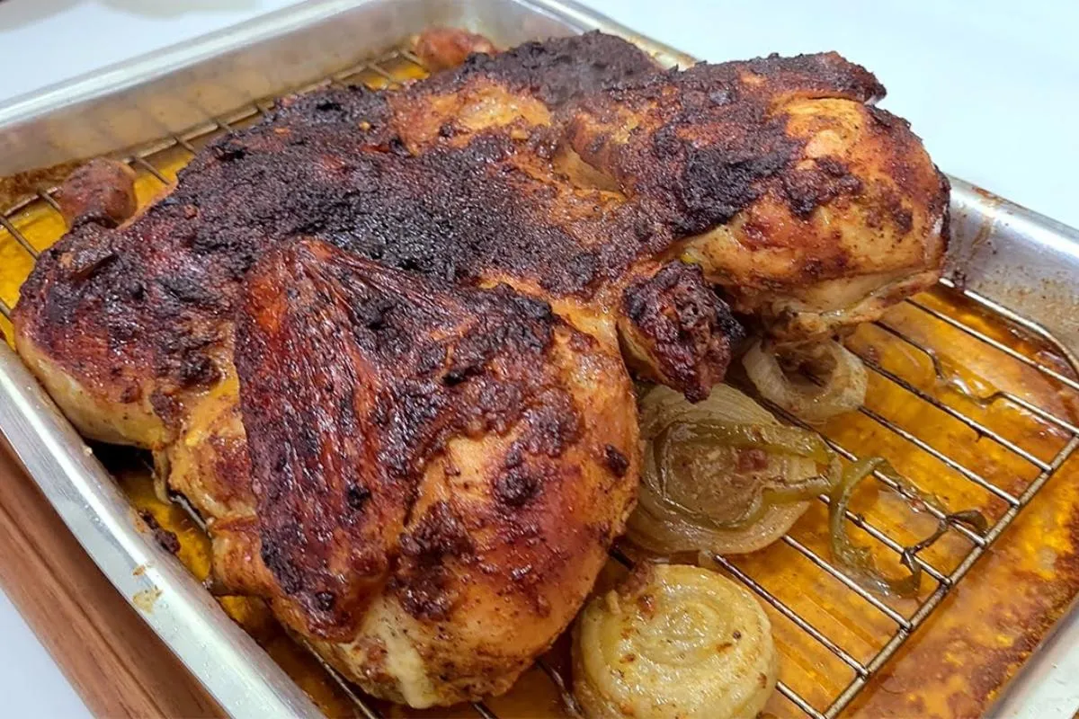 Como temperar frango para assar em casa e saborear no almoço
