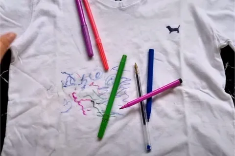 Como tirar tinta de caneta da roupa: ótima dica para limpar 