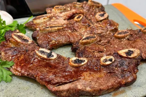 Costela assada na air fryer para o almoço que fica parecendo