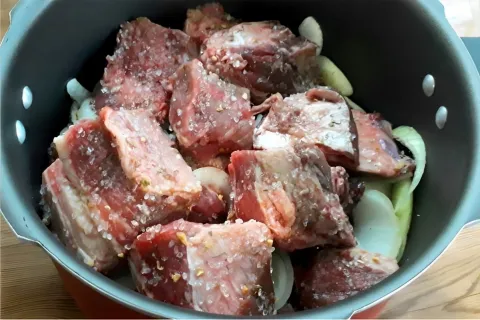 Costela na panela de pressão sem água fica molinha soltando 