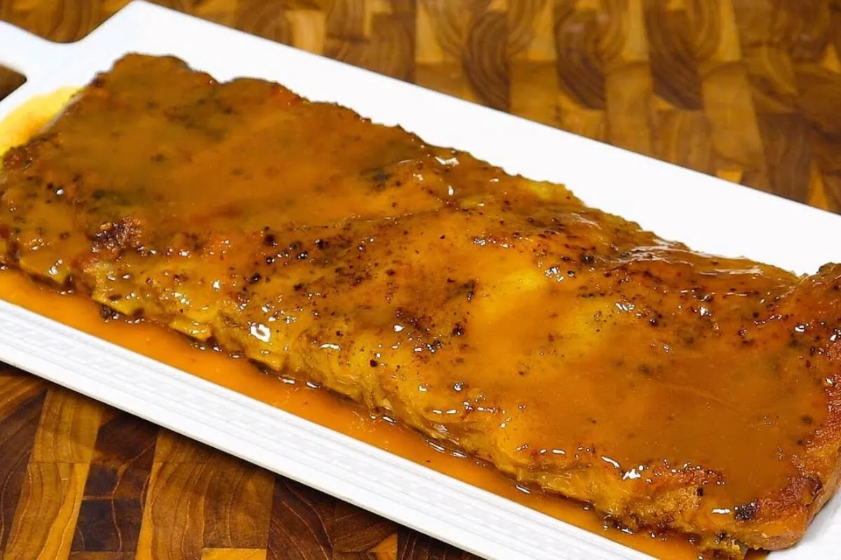 Costela suína agridoce que fica suculenta e bem macia para o