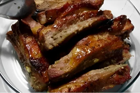 Costelinha de porco assada bem temperadinha uma delícia para